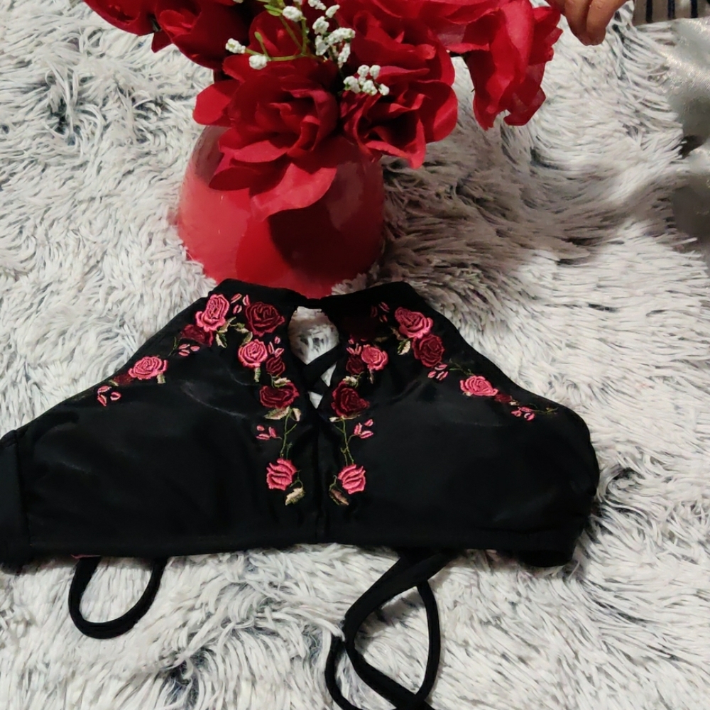 XHILARATION BLACK FLORAL  BIKINI TOP SIZE X-SMALL